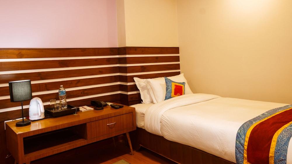 Asian Boutique Hotel Катманду Экстерьер фото