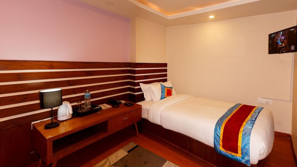 Asian Boutique Hotel Катманду Экстерьер фото